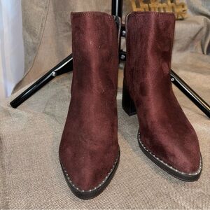 Call It Spring Crareweth Chelsea Heeled Rich Burgundy Ankle Booties Size 6